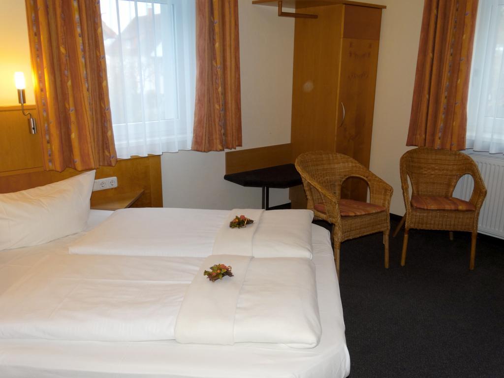Hotel Sonne - Haus 2 イトシュタイン 部屋 写真