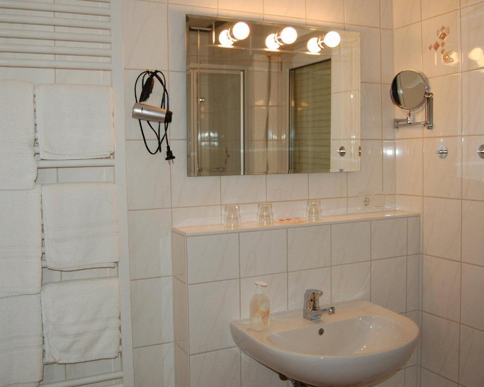 Hotel Sonne - Haus 2 イトシュタイン 部屋 写真